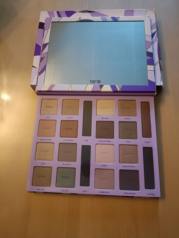 UNE PALETTE YEUX + UNE PALETTE BLUSH TARTE MARQUE AMERICAINE - photo numéro 2