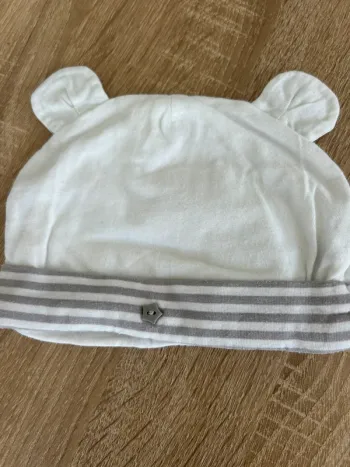 Petit bonnet taille 9 mois