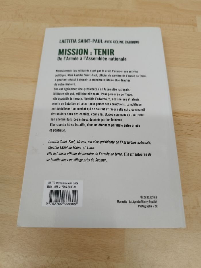 Céline Cabourg
Mission : Tenir: De l'Armée à l'Assemblée nationale - photo numéro 2