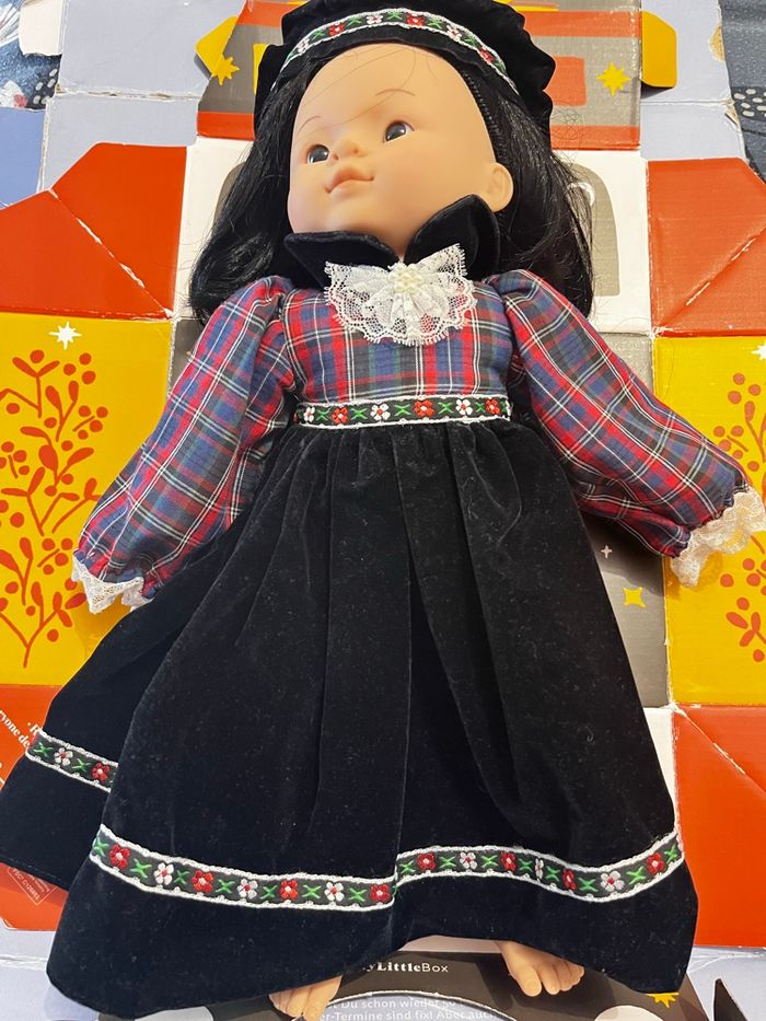 Poupée  corolle asiatique vintage - photo numéro 2