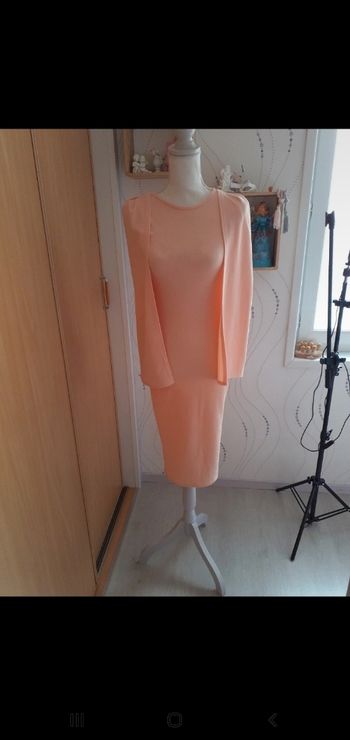 Jolie robe moulante avec étole boohoo t 34 abricot