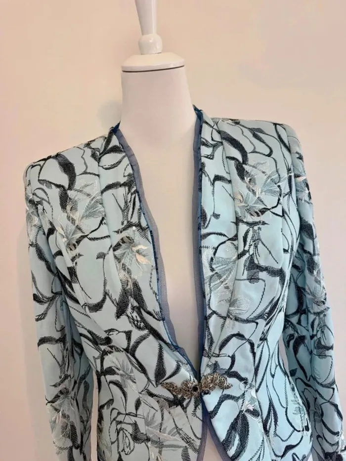 Magnifique veste blazer Musani couture bleue taille 38 neuve avec étiquette - photo numéro 2