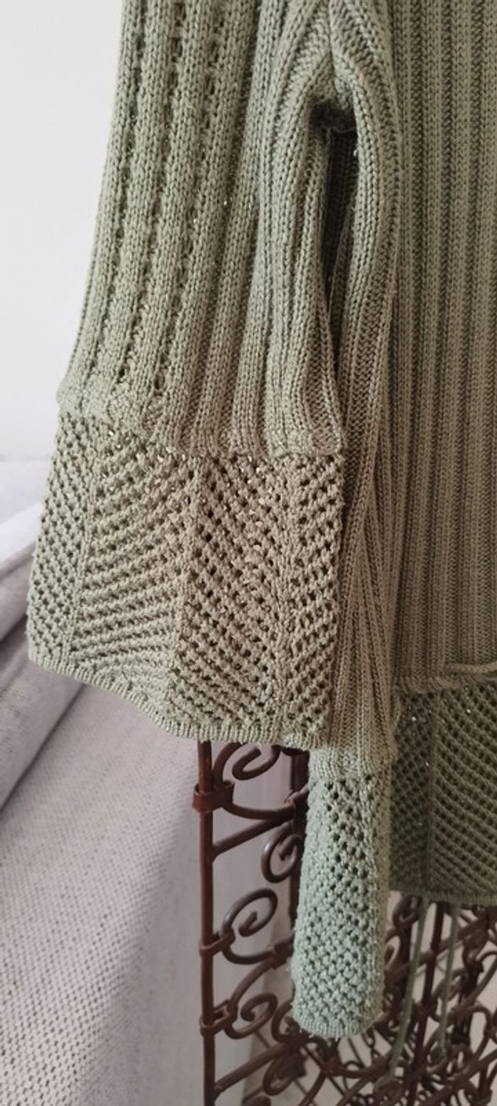 Haut kaki léger manches 3/4. Très bon état. Taille 40 - photo numéro 3