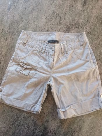 Short/ bermuda taille 36 kiabi