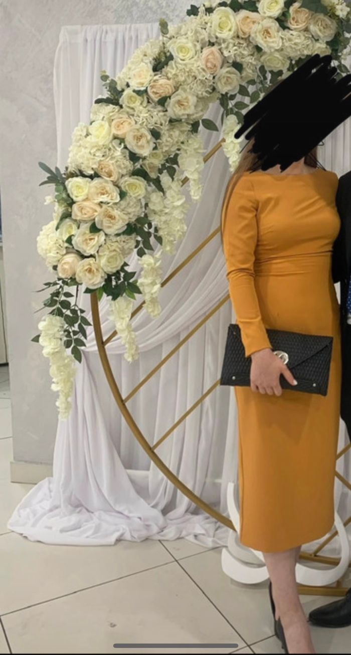 Superbe robe couleur moutard