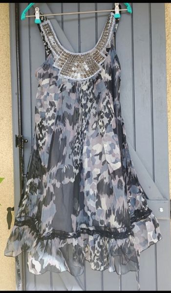 Tunique/Robe détails strass et dentelle