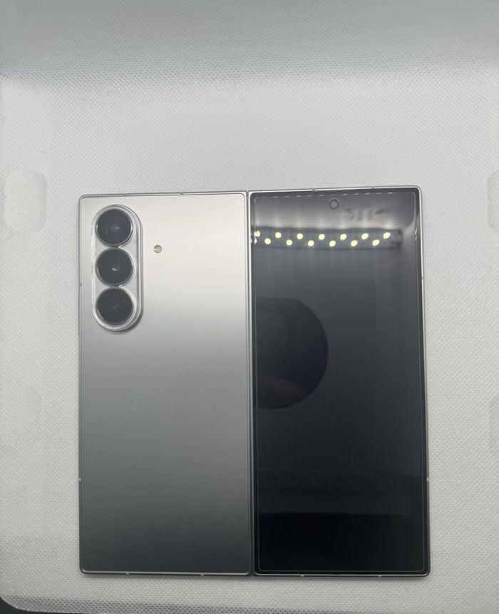 Samsung Galaxy Z Fold7 - Noir de jais 512 Go - Débloqué - 14 cycles de batteries - Soutien gorge 100 - photo numéro 7