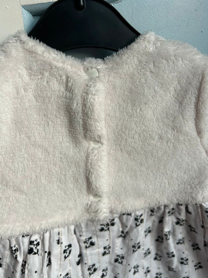 Robe blanche fleurs noires, dpam , 6 mois - photo numéro 5