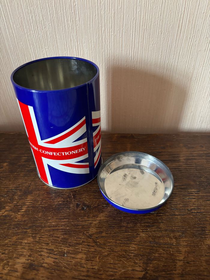 Lot Souvenirs de Londres :2 tasses, 2 sets de table et 1 boîte métallique - photo numéro 9
