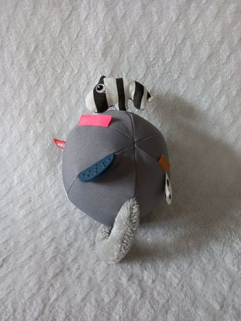 Jouet d'éveil Done by deer