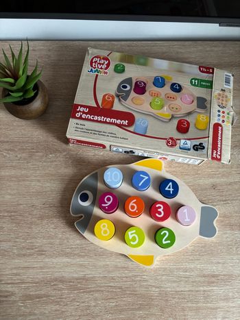 Jeu d’encastrement en bois apprendre à compter et les couleurs play tive