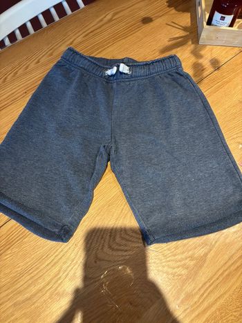 Short taille élastique - 9/10 ans