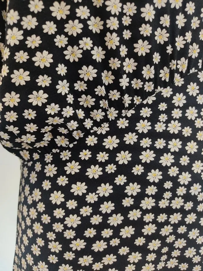 Robe longue noire à fleurs blanches en jersey crêpe, dos nu, taille M A634 - photo numéro 9