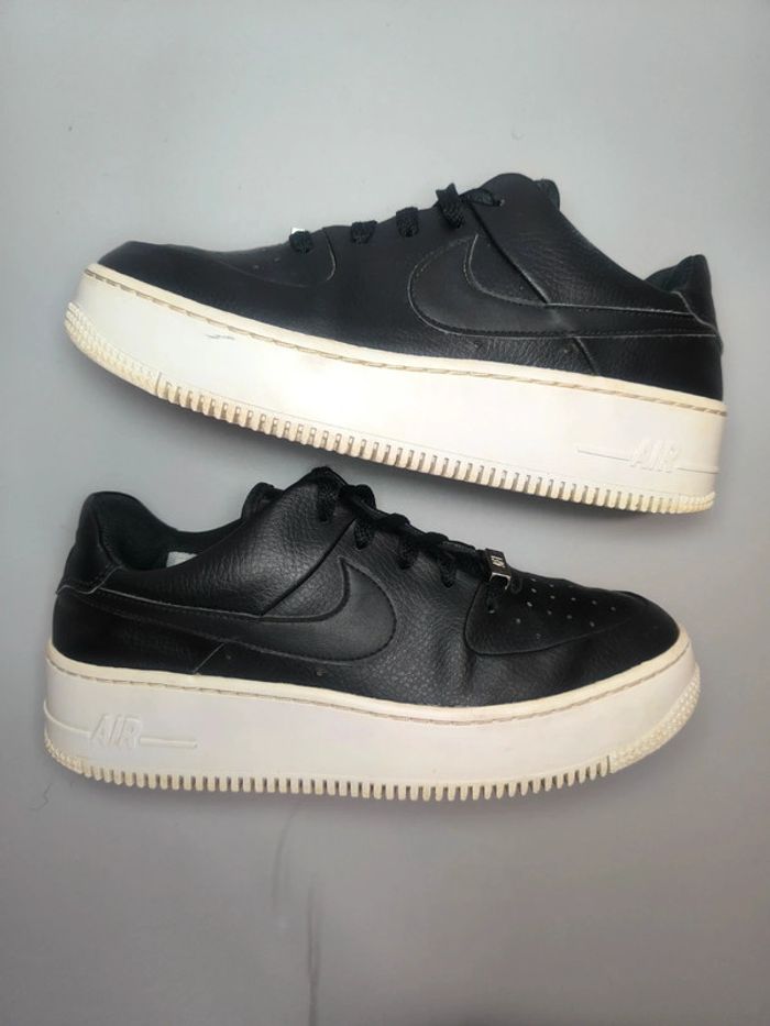 Baskets Nike air force one sage low noir cuir - photo numéro 2
