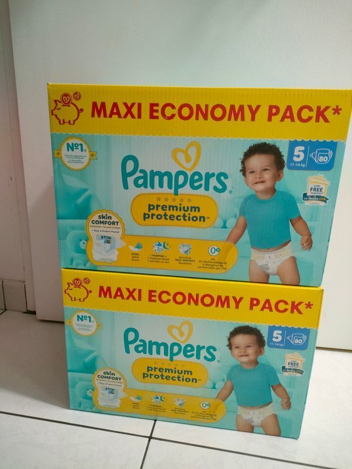 160 couches  Pampers  taille 5