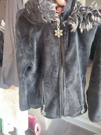 #kytie8ansfille. Gilet en velour capuche taille 8 ans