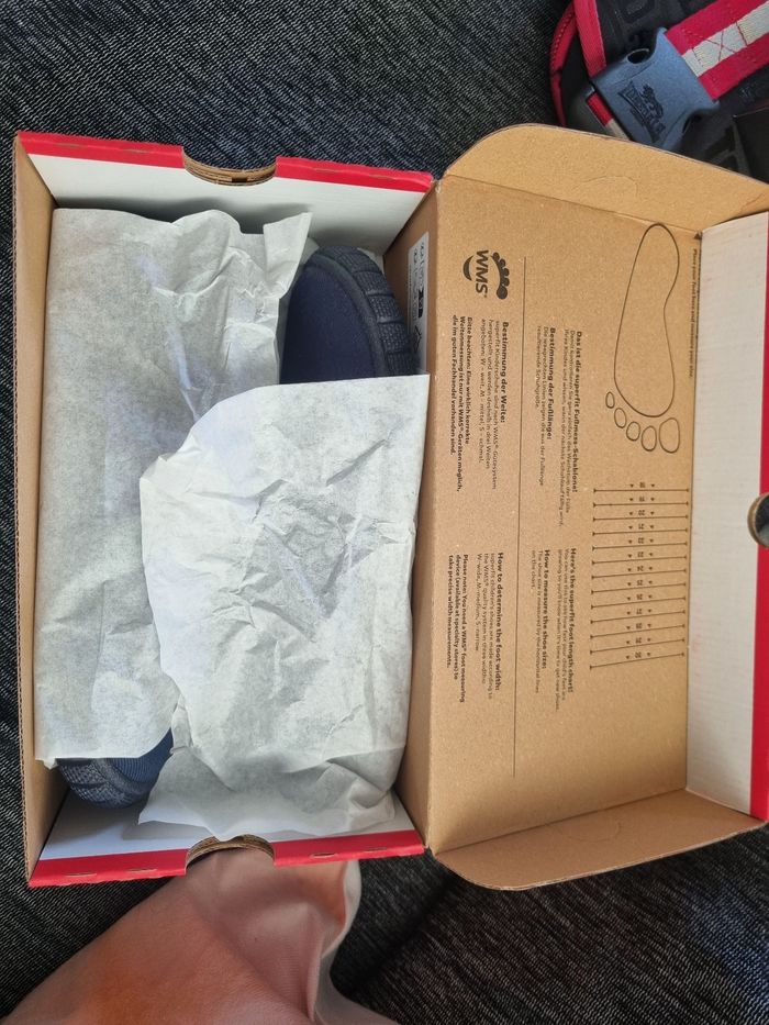 Chaussons neufs superfit - photo numéro 3