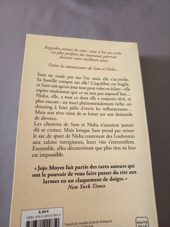 Livre Dans les pas d'une autre - photo numéro 2