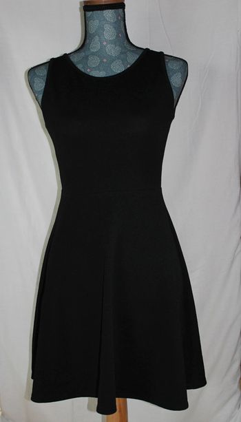 Jolie robe noir Jennyfer