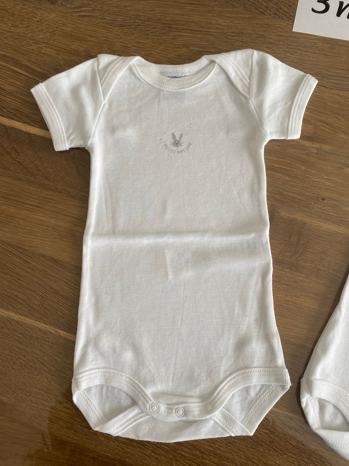 Lot de 2 bodies petit bateau blanc neuf 3 mois - photo numéro 3
