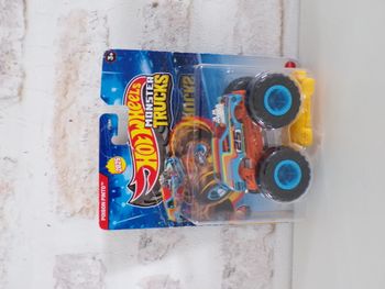 Monster trucks - Hot Wheels - Poison Pinto (J24)