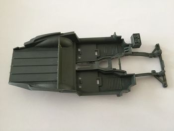 Châssis intérieur pièce détachée miniature jaguar type E 1961 1/18 burago #A39