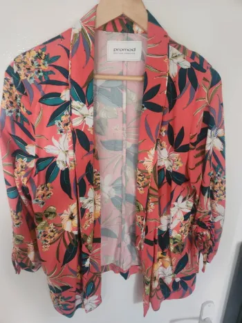 Très jolie veste légère colorée Promod taille