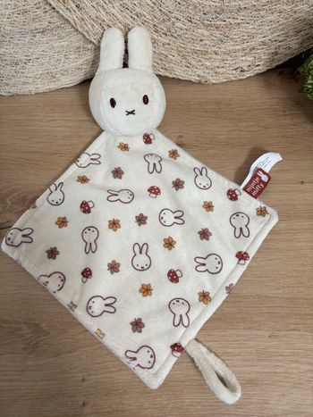 Neuf doudou plat lapin écru miffy nijntje 
