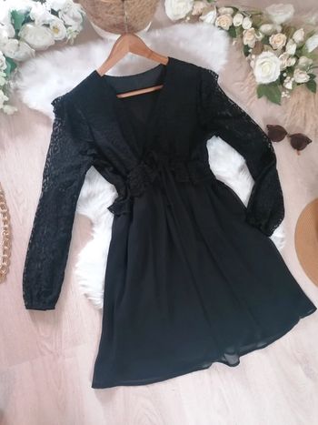 Jolie robe dentelle taille 34