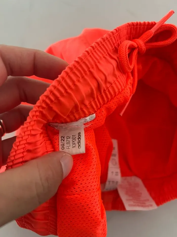 Short de bain Adidas taille 7/8 ans - photo numéro 4