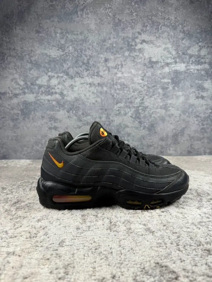 Nike Air Max 95 - Anthracite Safety Orange - Black & Grey & Red & Orange - photo numéro 3