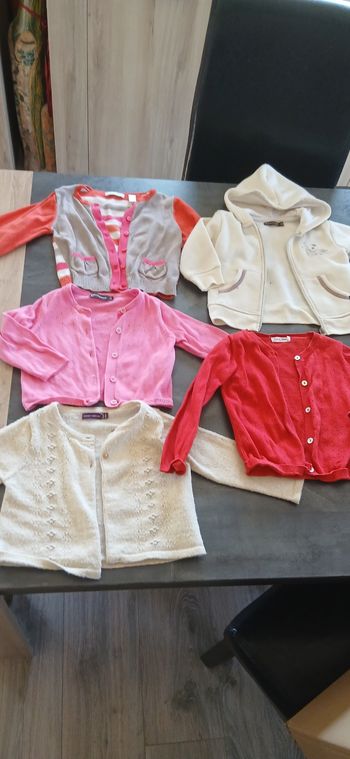 Lot gilets 18-24 mois