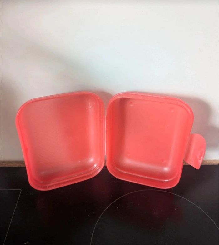 Boîte à bêtises tupperware rouge - photo numéro 2
