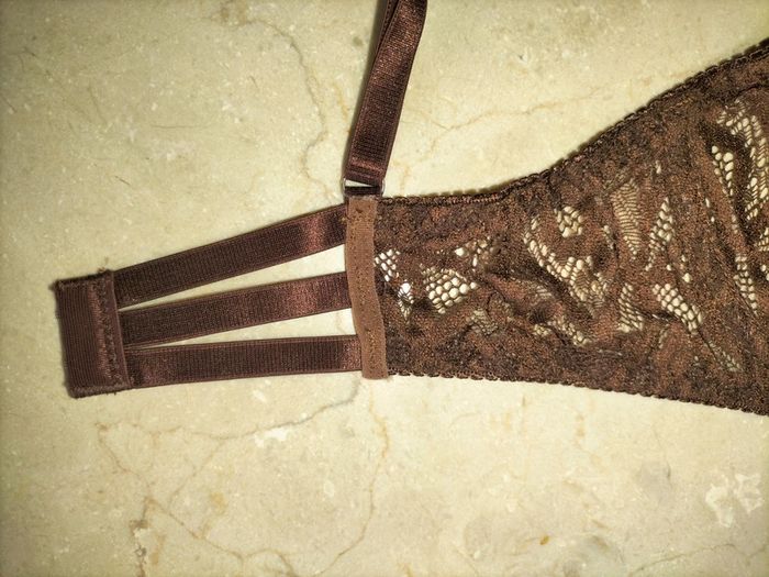 Ensemble lingerie en dentelle marron - balconnet et string - photo numéro 2