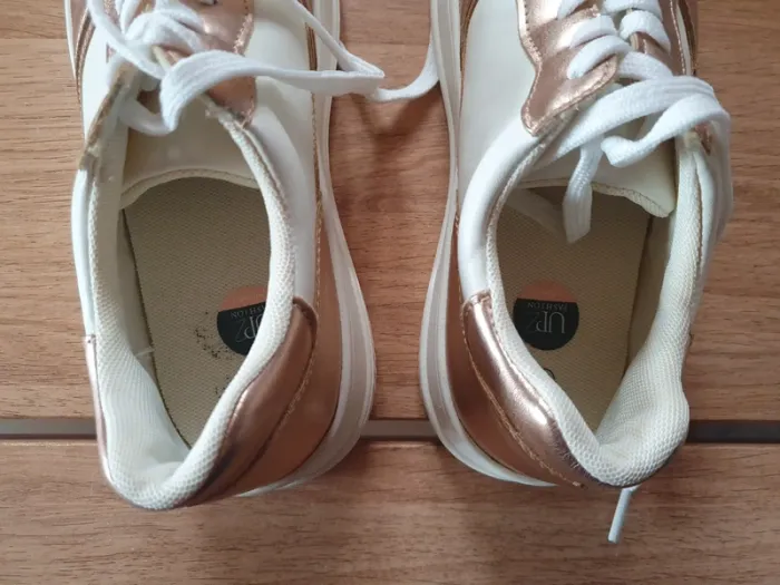 🌸 Baskets blanches avec détails rose gold 🌸 pointure 39 🌸 - photo numéro 9