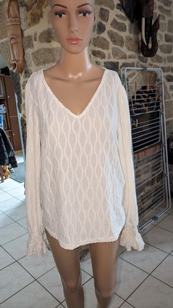 Haut froncé à manches trompettes taille XS/36 jamais porté