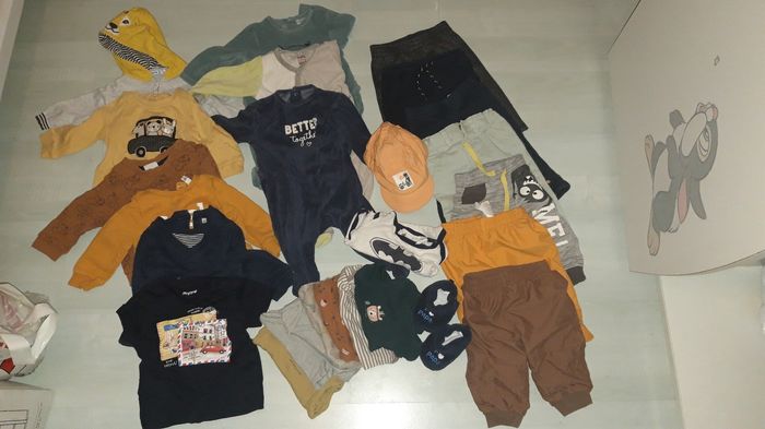Lot vêtements  6  mois