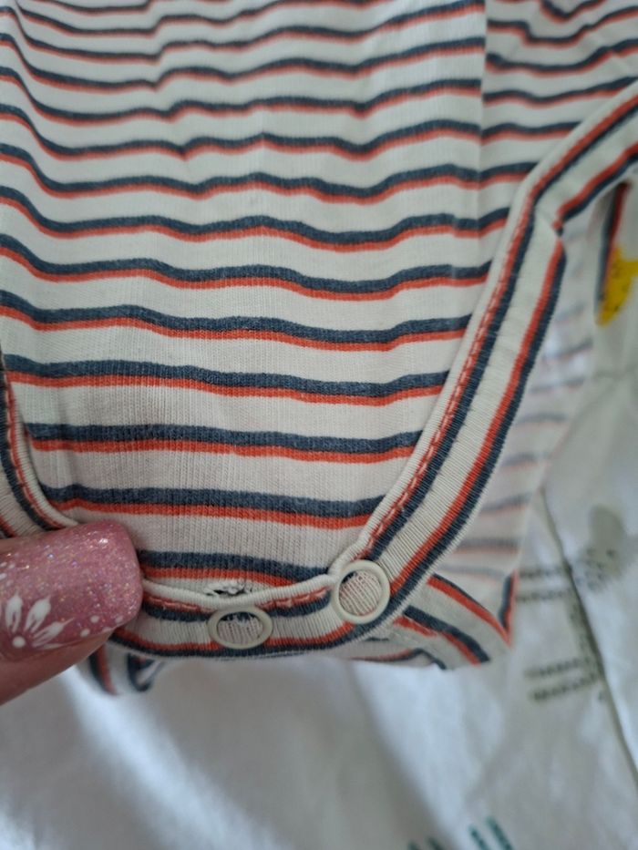 Lot de bodies 12 mois - photo numéro 4