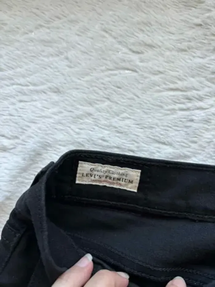 Jean Lévi’s 724 premium high rise straight droit noir taille mi haute W27 36/38 S/M parfaite état - photo numéro 9