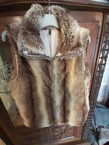 Gilet sans manches tons beiges