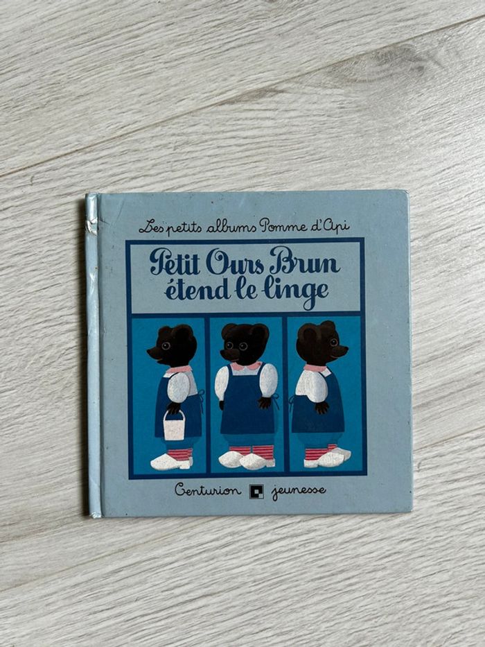 Livre petit ours brun