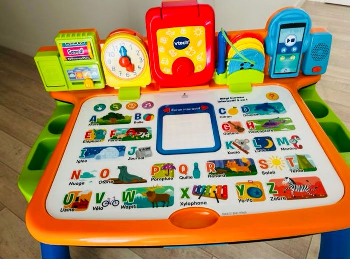 Magi bureau interactif 5 en 1 - VTECH   Prácticament Neuf - photo numéro 4