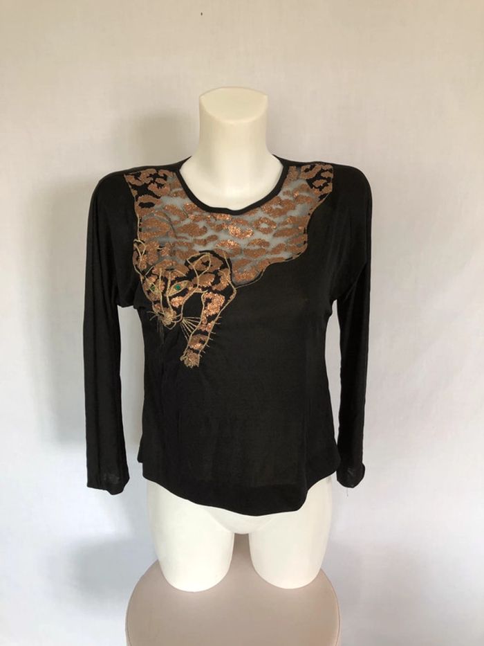 Haut noir vintage avec tigre taille 40 42 très bon état - photo numéro 1