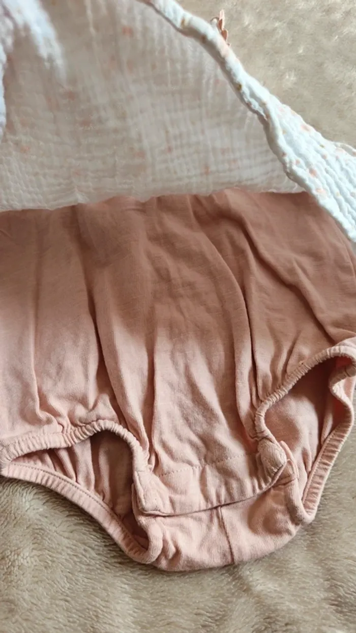 Robe 1 mois - photo numéro 3