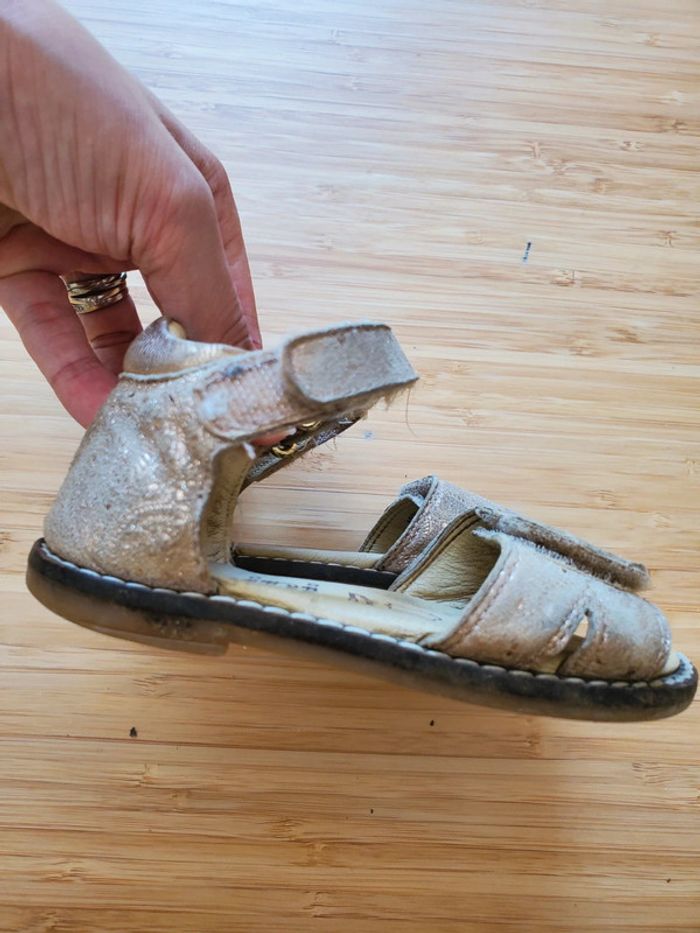 Sandales t22 - photo numéro 2