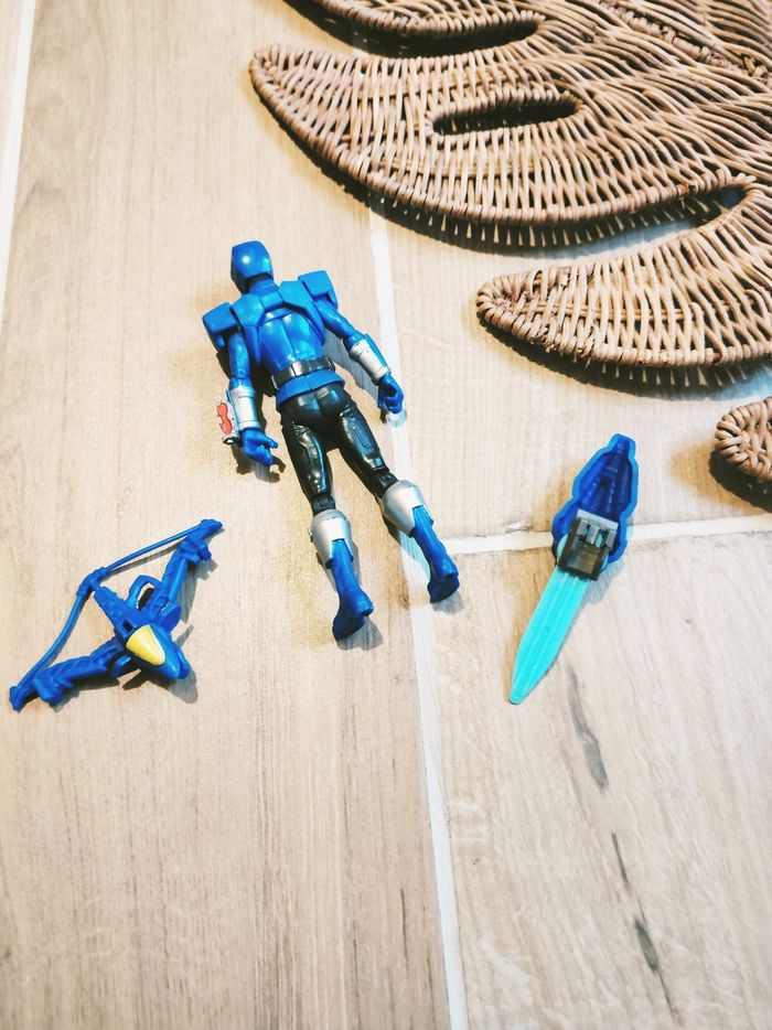 🙅 Power rangers beast morphers figurine du ranger bleu avec son arbalète et sa clé - photo numéro 2