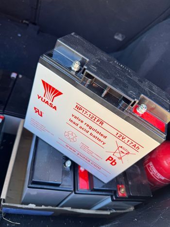Batterie industrielle Yuasa 12V 17Ah