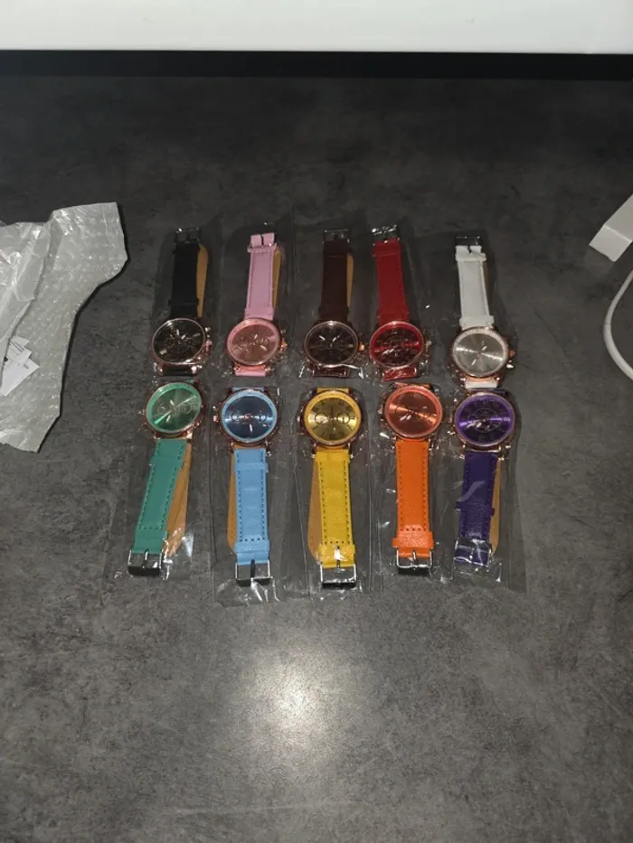 [NEUF] Lot de 10 montres