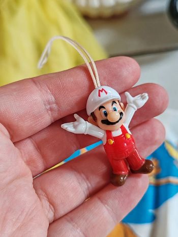 Porte clé figurine Mario Bros rouge et blanc