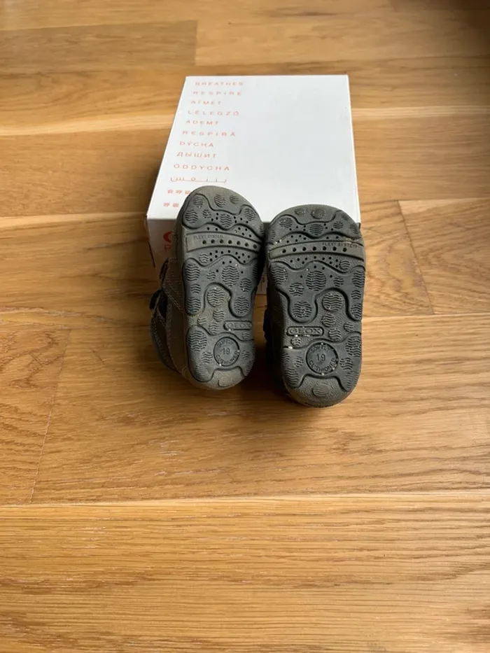 Chaussures GEOX garçon taille 19 cuir - photo numéro 2